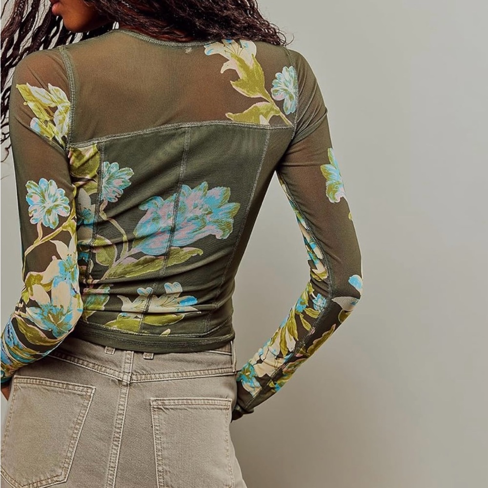 Brand new never worn adorable sheer green floral top